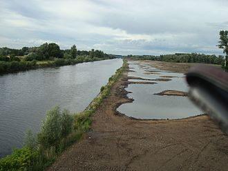 8169