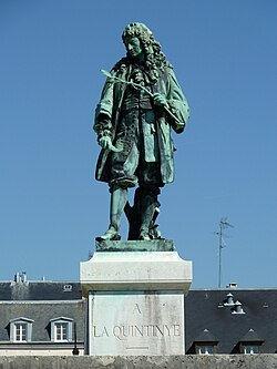 Statue la quintinie jean baptiste